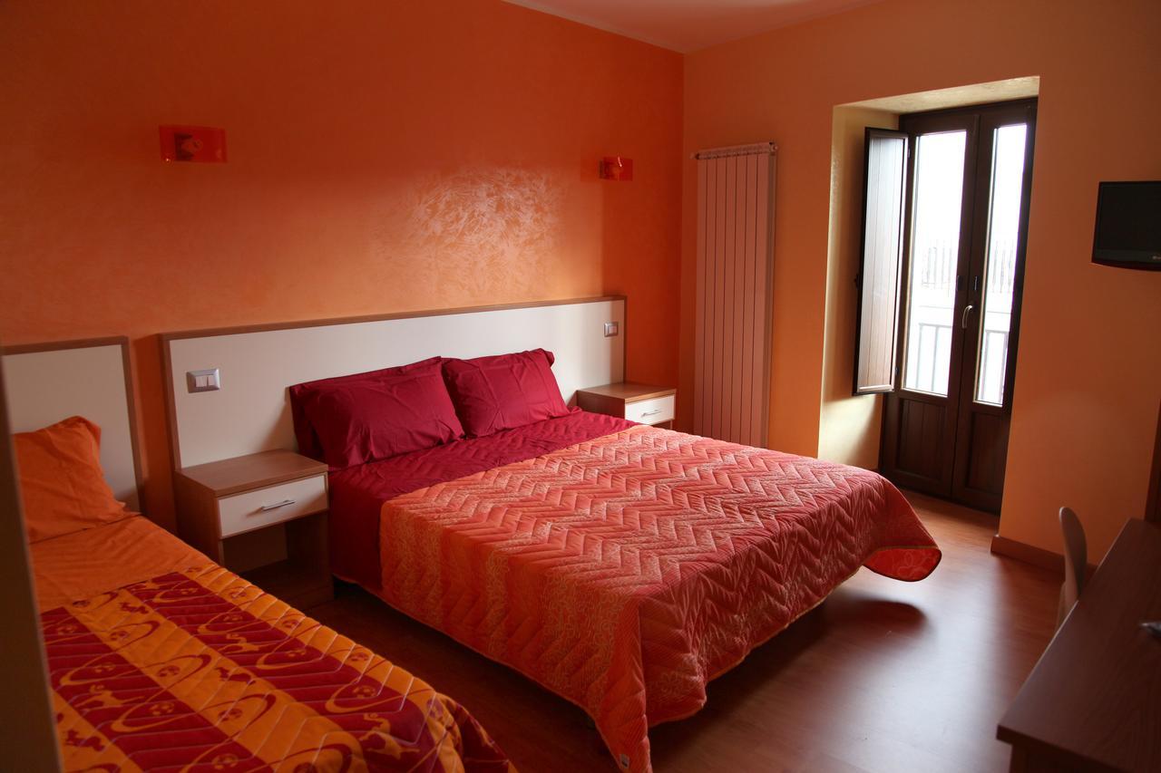 B&B Del Corso Gangi Bagian luar foto