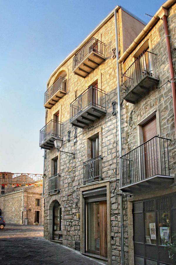 B&B Del Corso Gangi Bagian luar foto